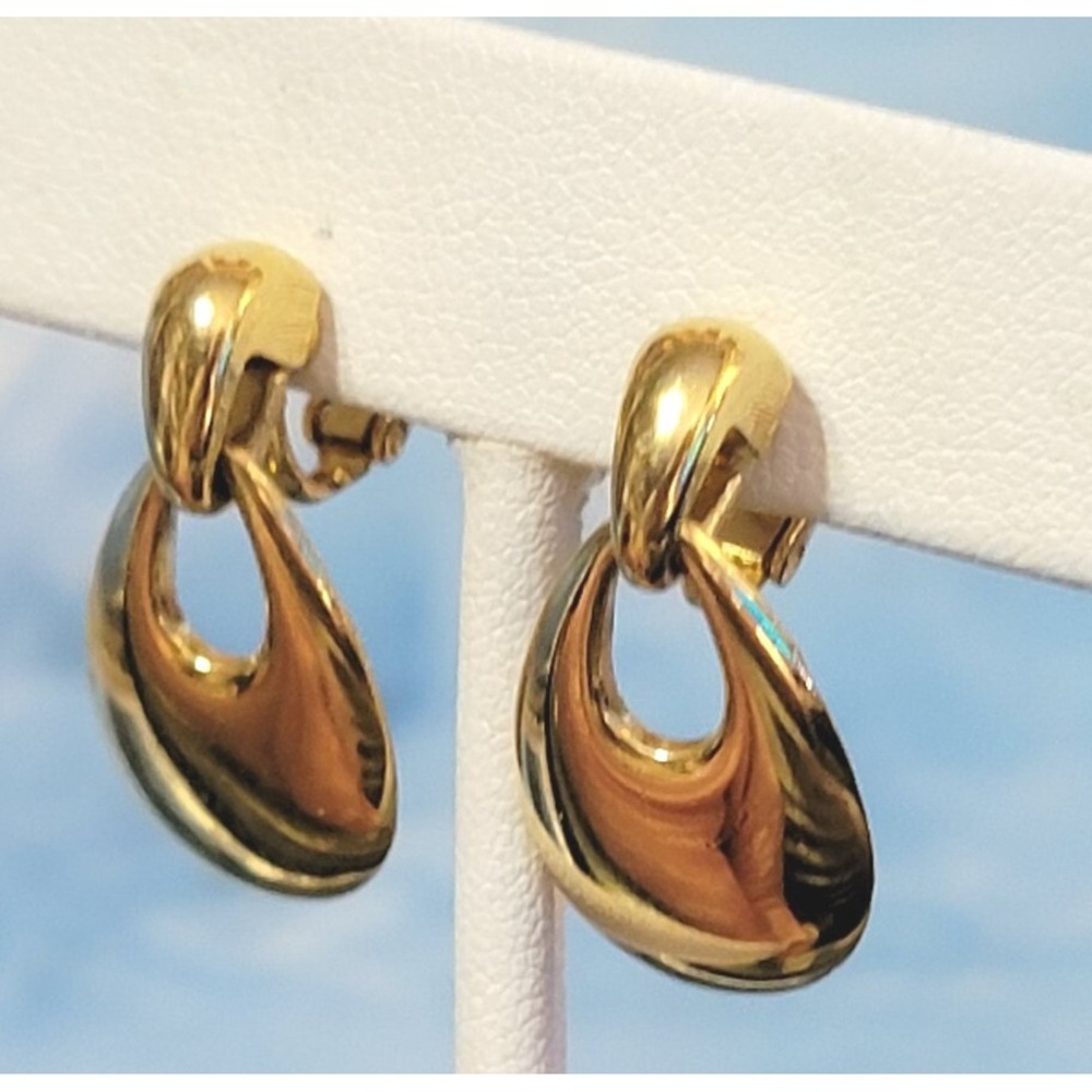 Vintage Signed Trifari Shiny Gold-tone Hoop Dangle Clip-on Earrings, Retro